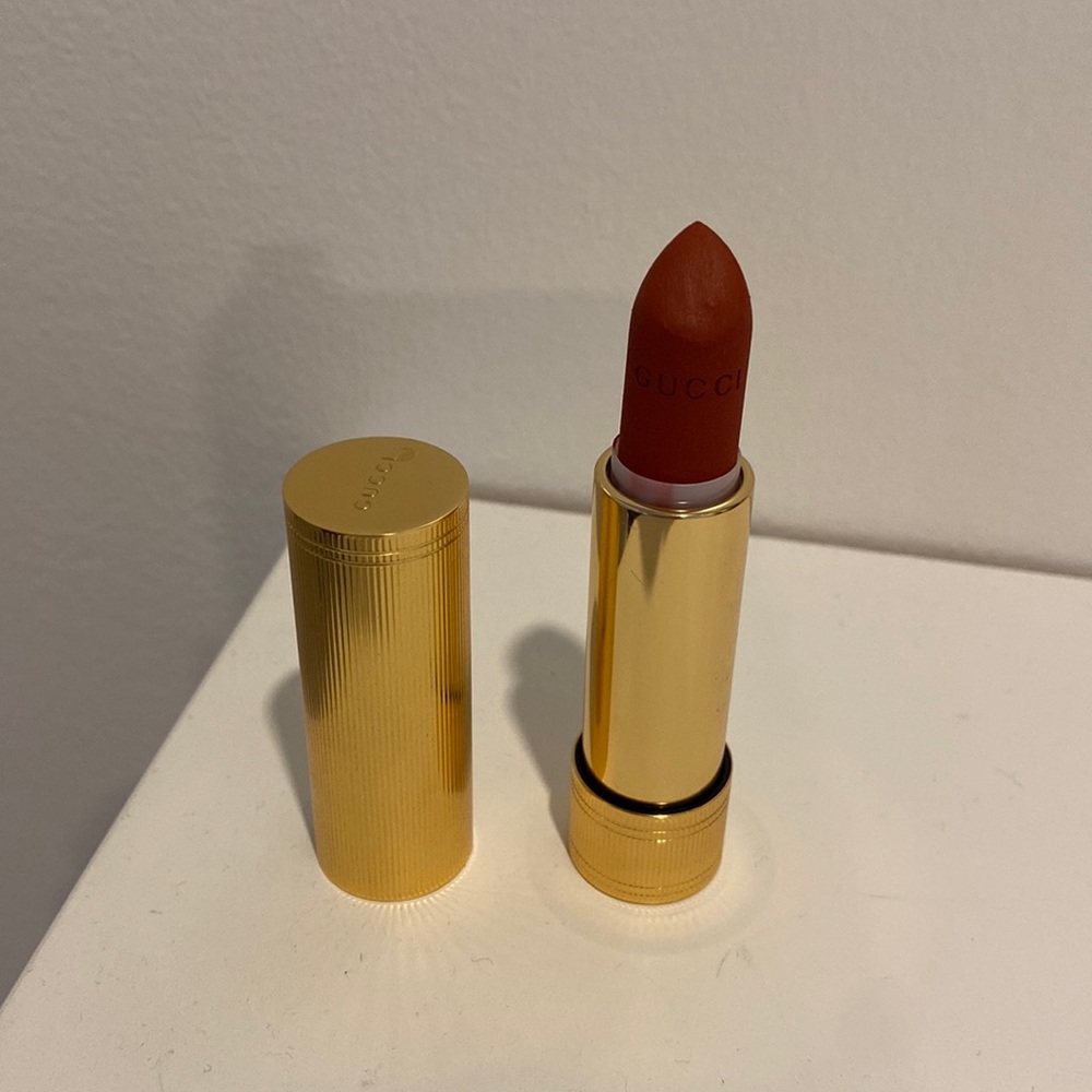 Gucci Velvet Matte Lipstick, color: 505 Janet Rust